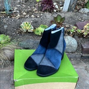 Earth multi colored water resistant suede boots